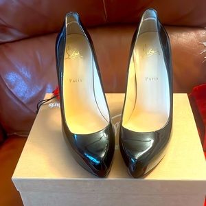 Red bottom heels Christian Louboutin